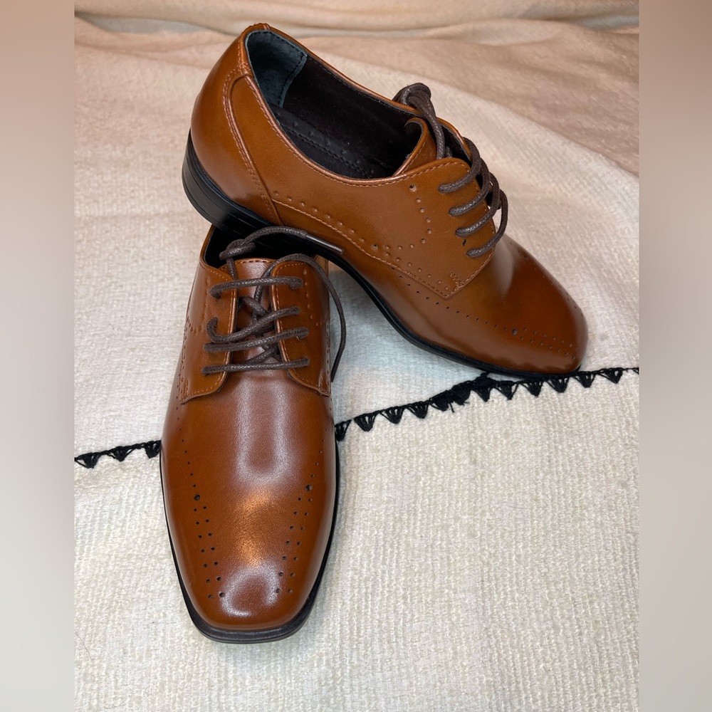 NWOT Stacy Adams Boys Brown Oxfords Dress Shoes Size 1 - Picture 2 of 9